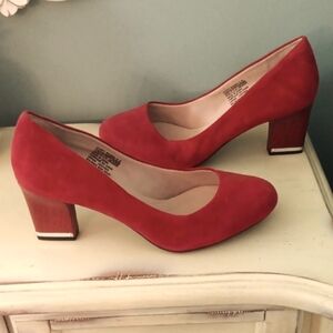 Rockport Walkability Red Suede Pumps 🍎
